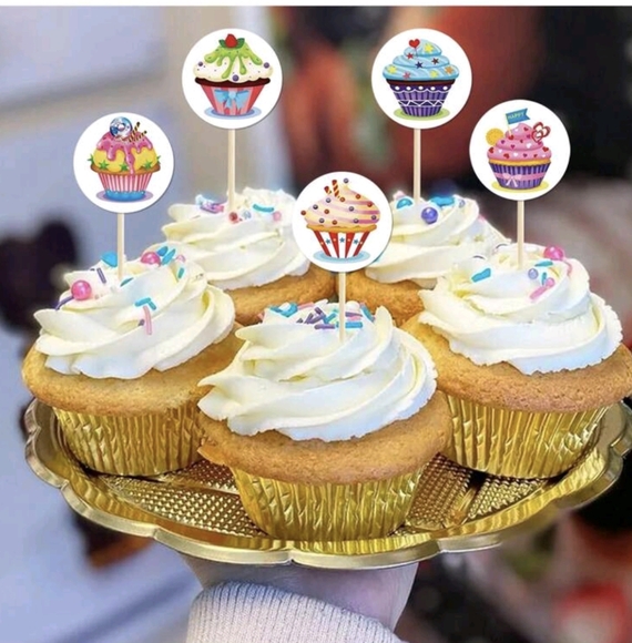 500 Cupcake Sticker Roll - Picture 4 of 6